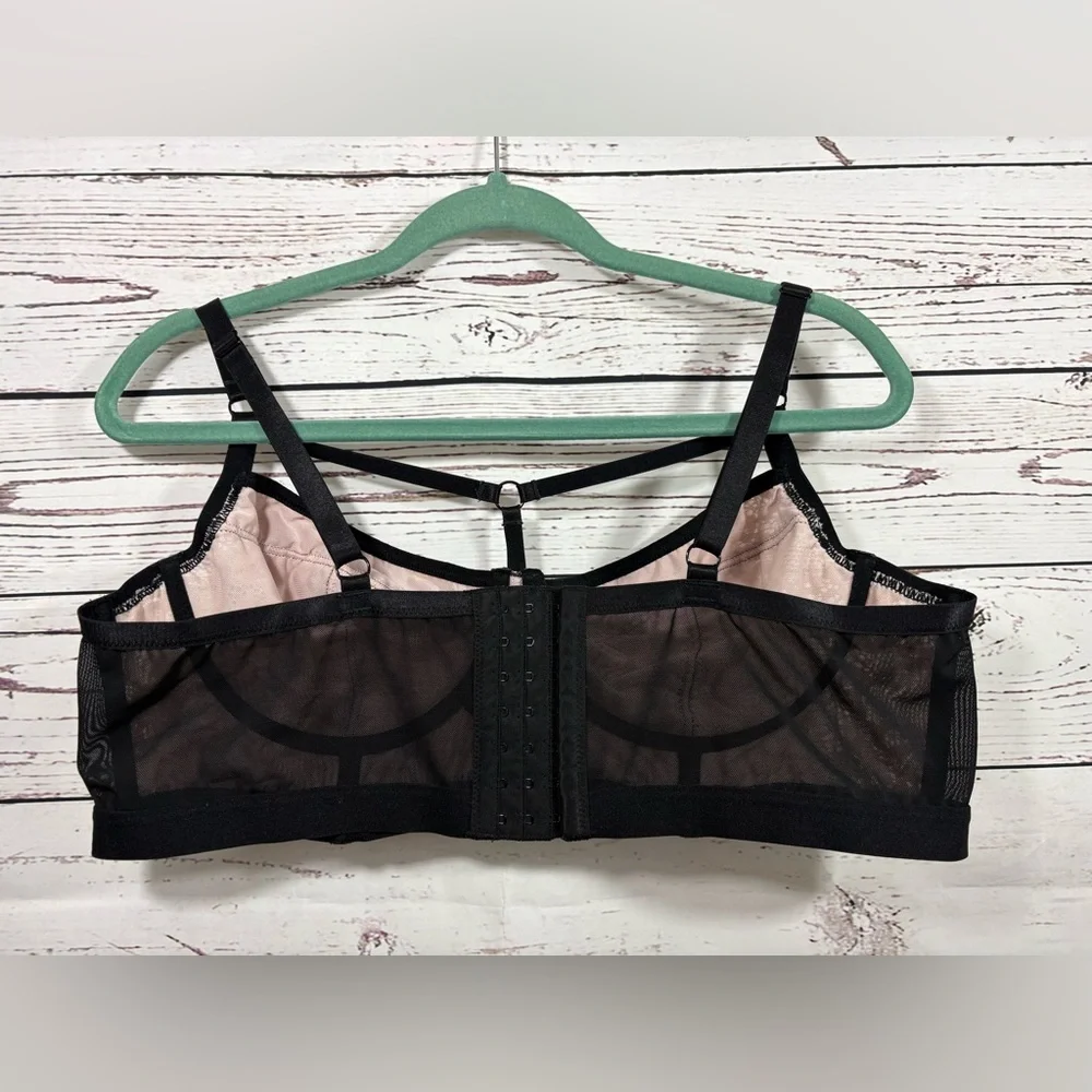 Torrid Blush Pink Lace Underwire Bra with Corset Piping in Size 2 - Picture 5 of 9